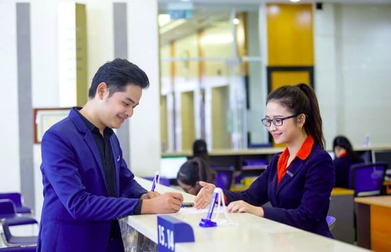 Nhân viên Sacombank