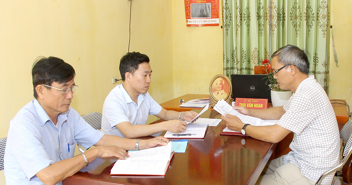 cán bộ không chuyên trách là gì - ủy ban MTTQ