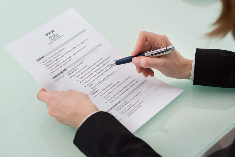 Cách viết CV lễ tân hợp thời cho người mới