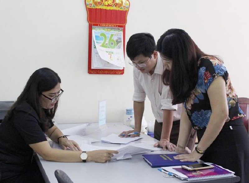 cán bộ không chuyên trách là gì
