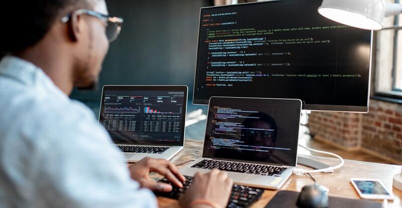 Keys đóng vai trò gì trong React Native?