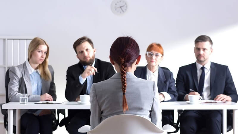 Bạn hãy giới thiệu ngắn gọn về bản thân?