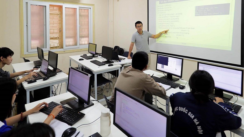 Giảng viên ngành công nghệ thông tin