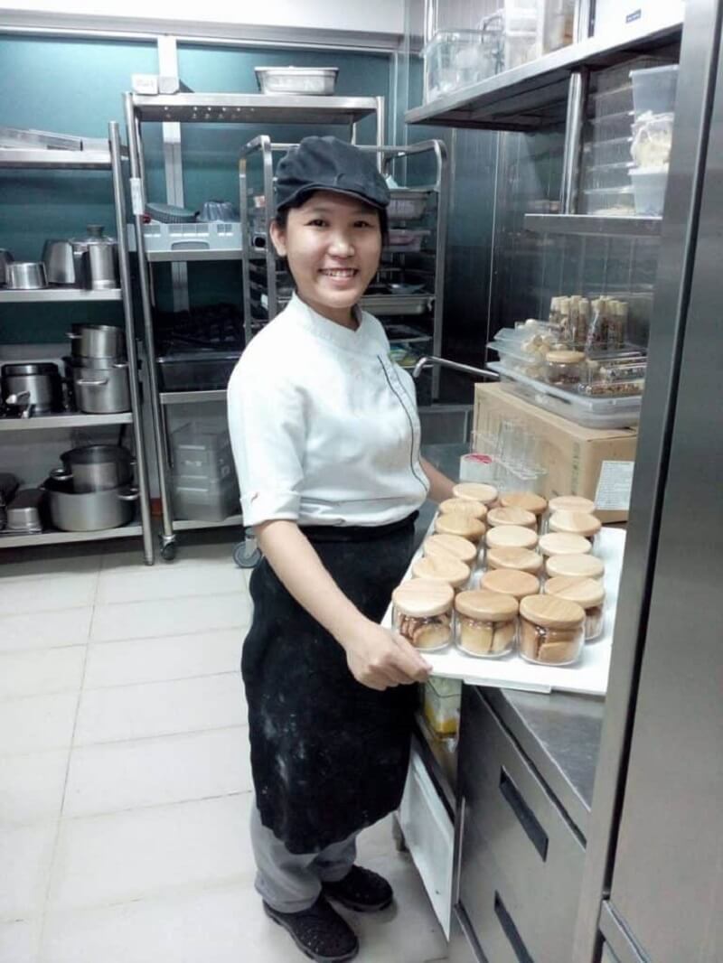 Cách trình bày các mục nội dung trong CV phụ bếp cho người đã có kinh nghiệm làm việc