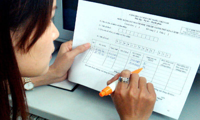 Hồ sơ giảm trừ cảnh đối với vợ hoặc chồng 