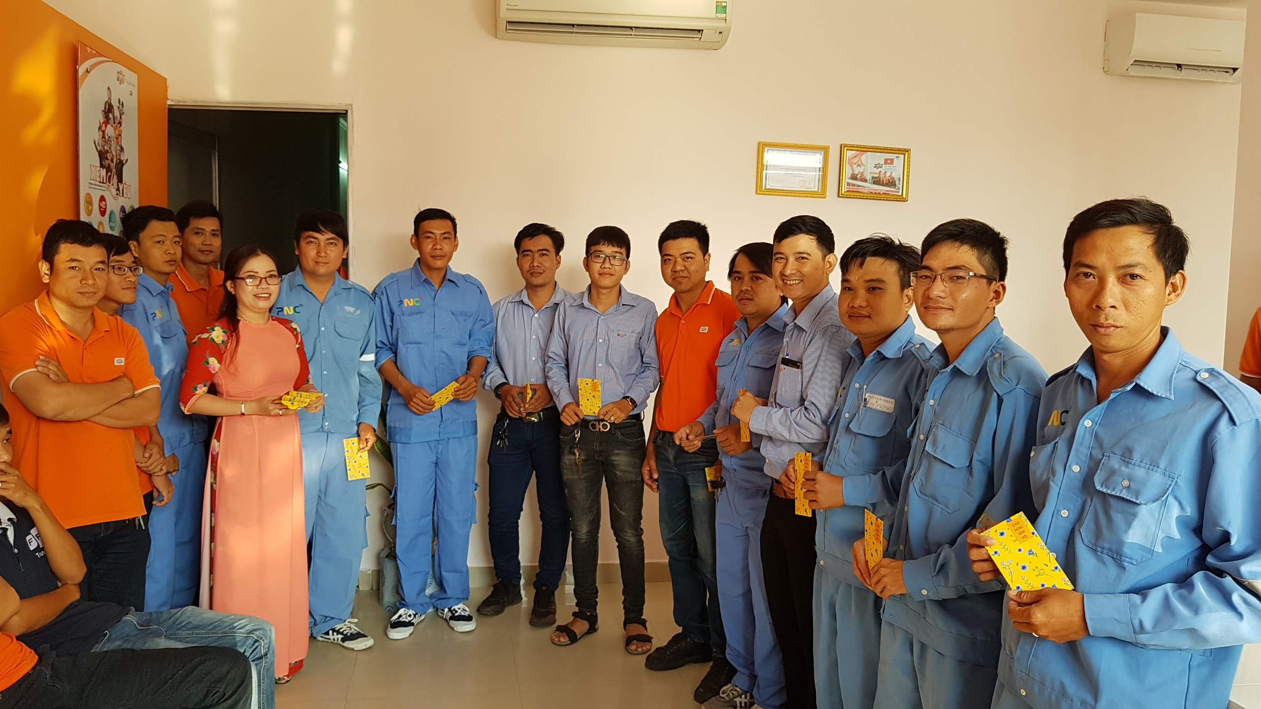 Đối với khối cửa hàng cần chuẩn bị hồ sơ xin việc FPT như thế nào?