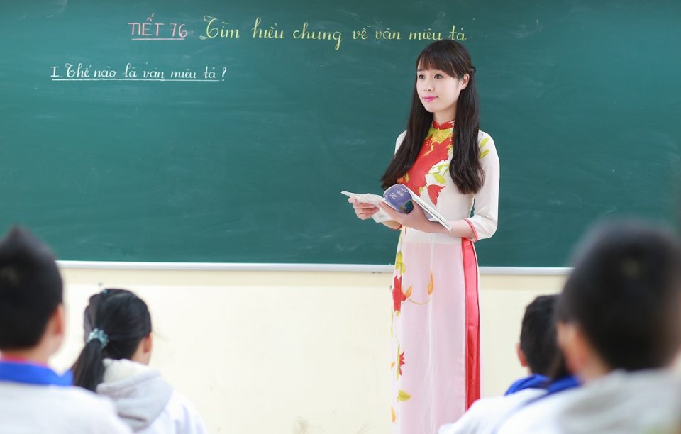 Đơn xin việc giáo viên hợp đồng là gì?