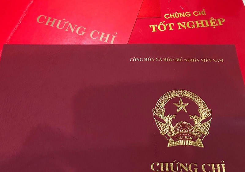 Bằng cấp và các chứng chỉ liên quan