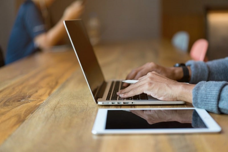 Nhân viên nghiên cứu thị trường