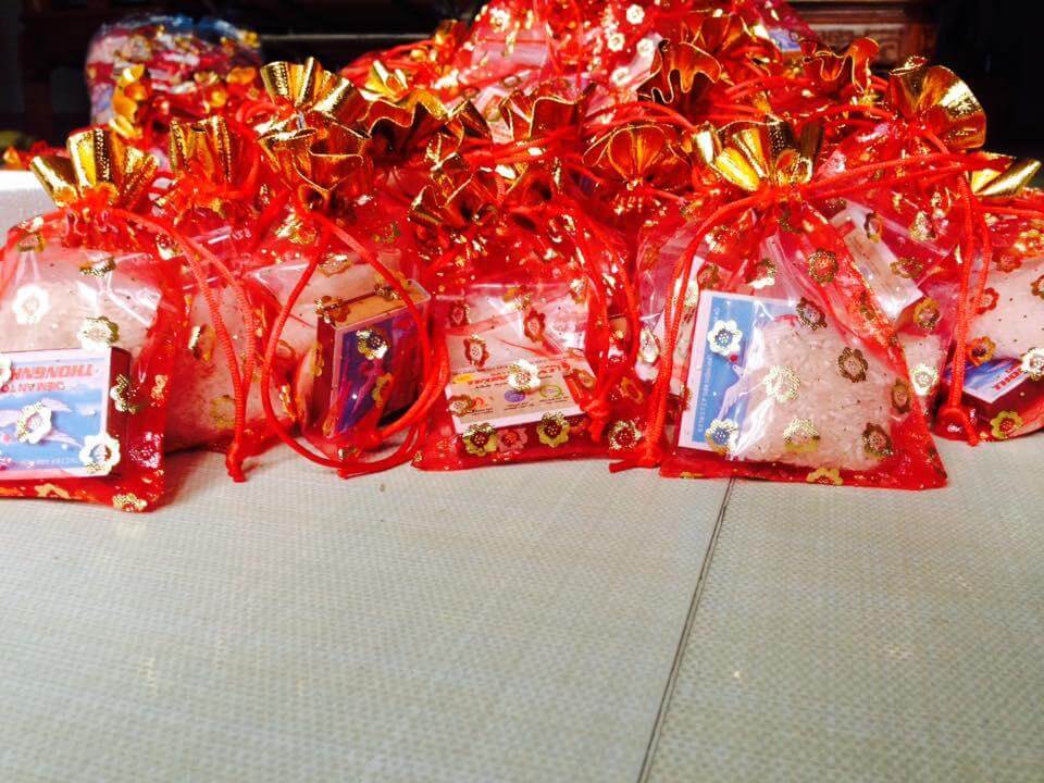 Kinh doanh muối và diêm dịp tết