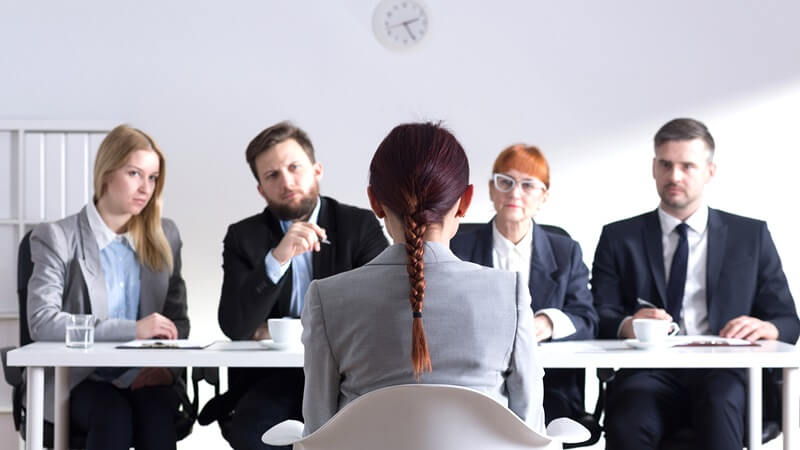 Nếu được tuyển dụng thì bạn sẽ quản lý lớp như thế nào?