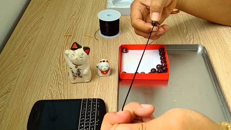 nghề xâu hạt vòng là gì