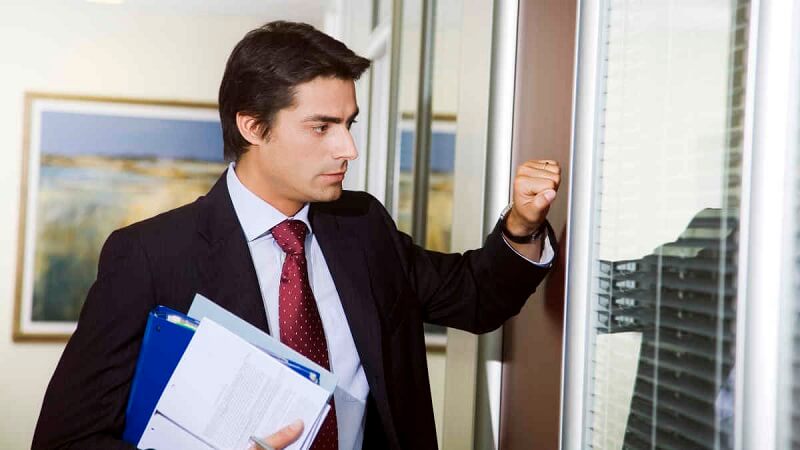 Công ty hủy kế hoạch tuyển dụng 