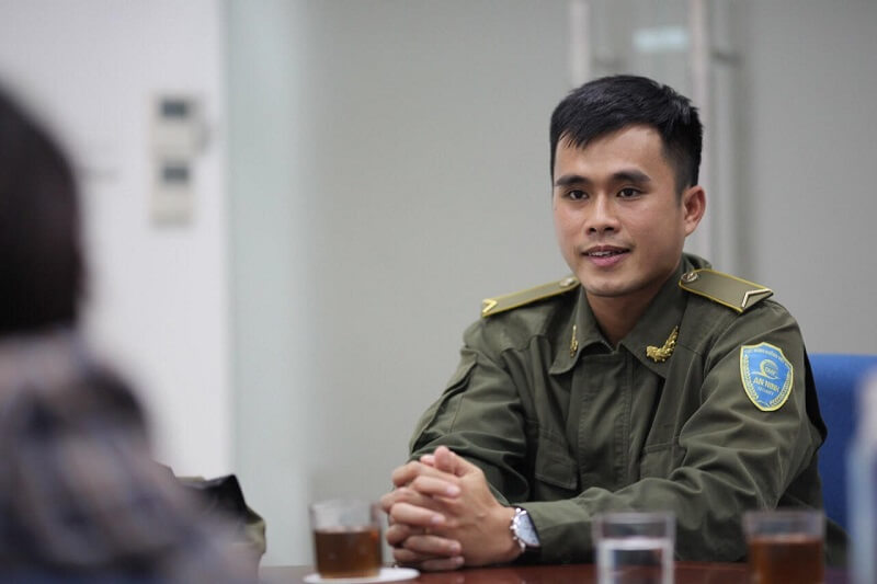 Nhân viên an inh cảng hàng không