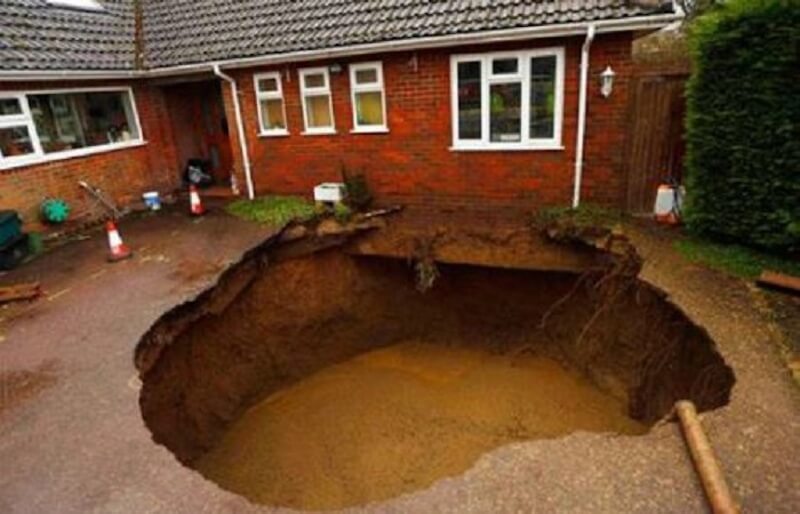 Tránh mua đất gần hồ, giếng ao 