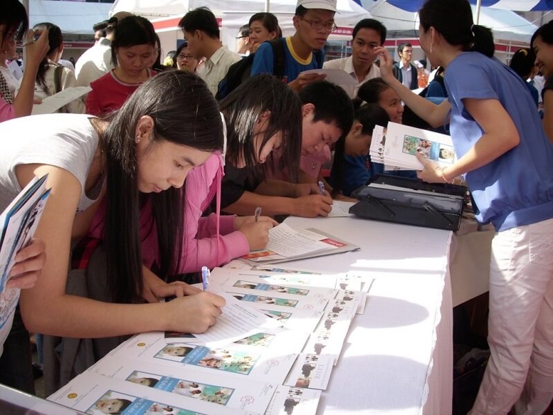 Những vấn đề về giải quyết việc làm