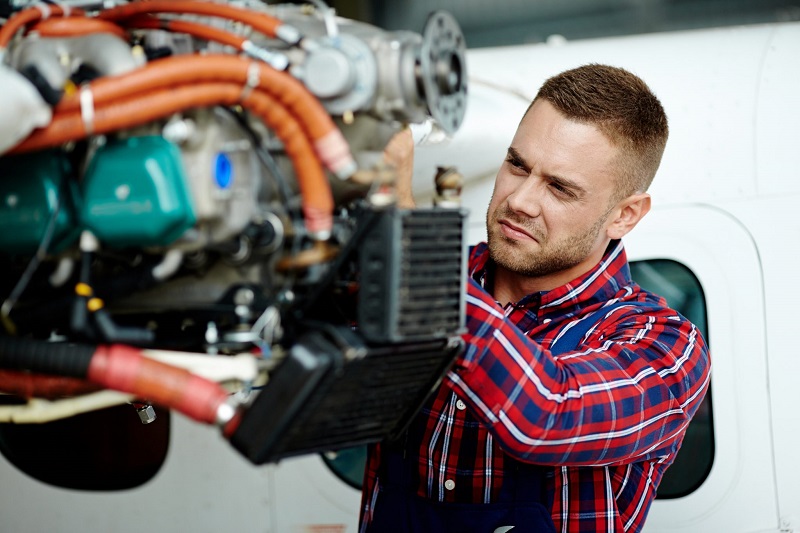 Technician trong kỹ thuật điện và máy tính